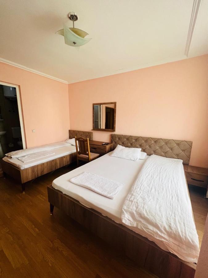 Guest House Velania Priștina Exterior foto